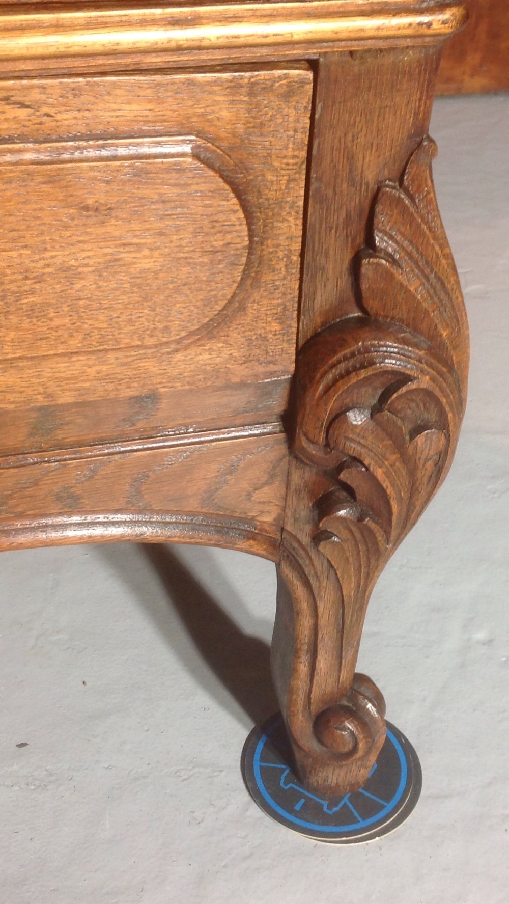 FRENCH CARVED OAK ARMOIRE View IV