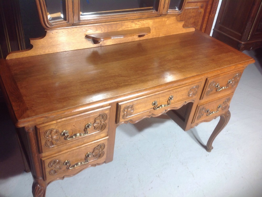 FRENCH OAK DRESSING TABLE View IV