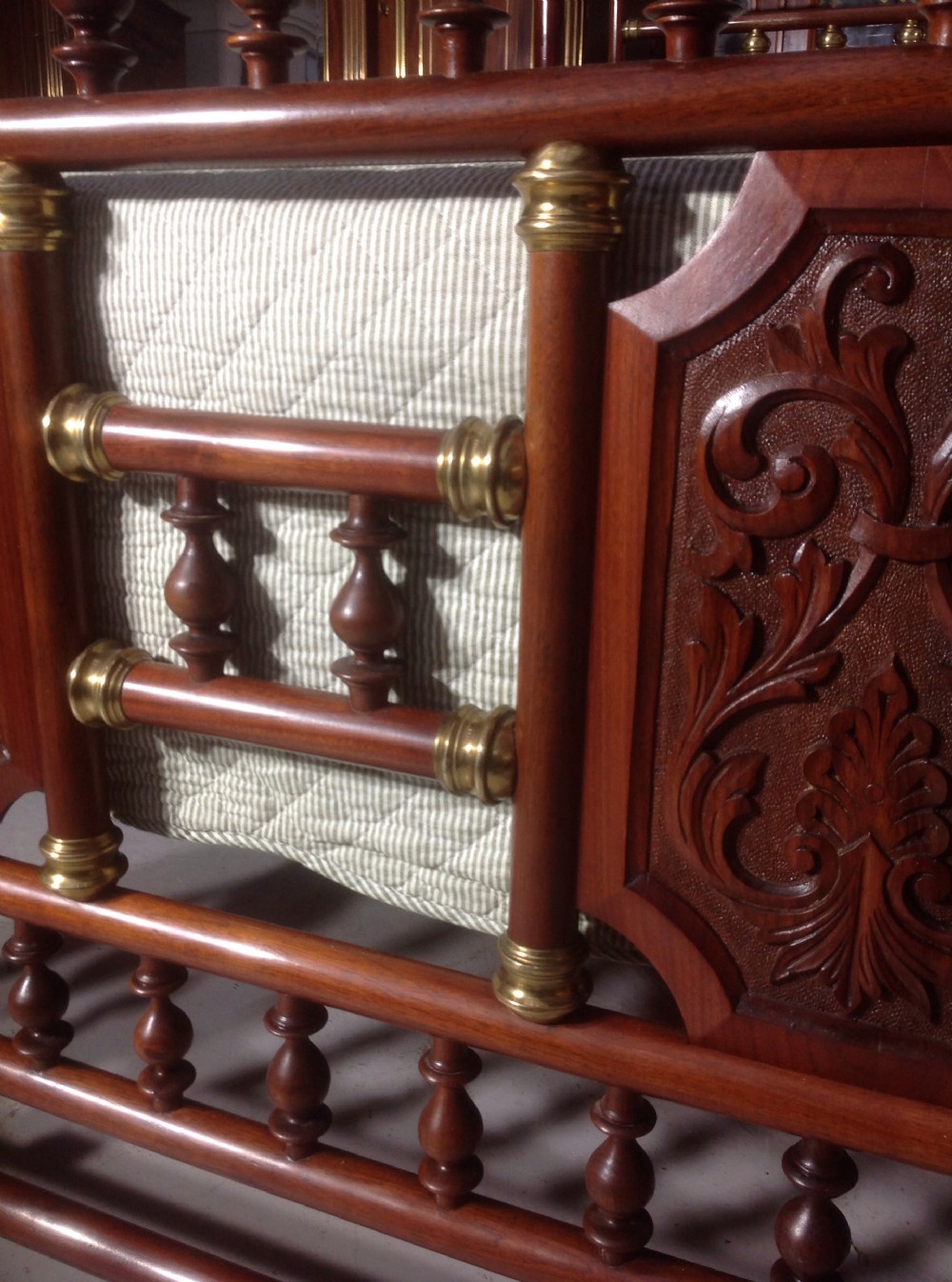BRASS AND MAHOGANY BED View VII