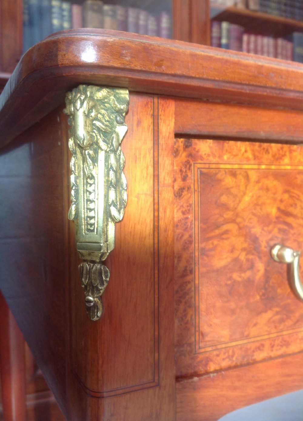 FRENCH BURR WALNUT WRITING DESK View IX