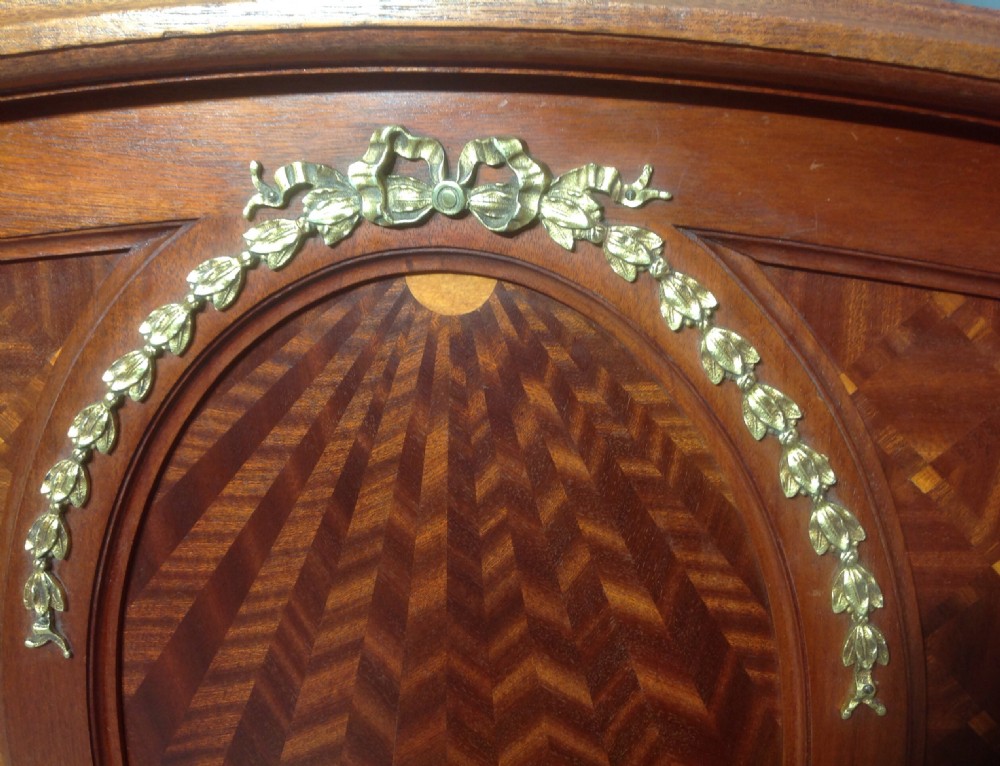 FRENCH MARQUETRY KINGSIZE CORBEILLE BED View V