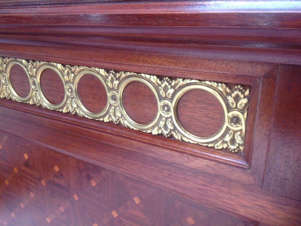 FRENCH MARQUETRY KINGSIZE CORBEILLE BED View VIII