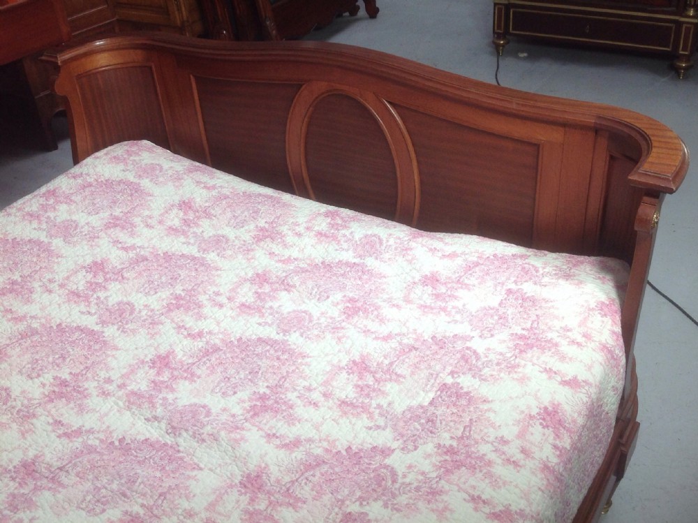 FRENCH MARQUETRY KINGSIZE CORBEILLE BED View X