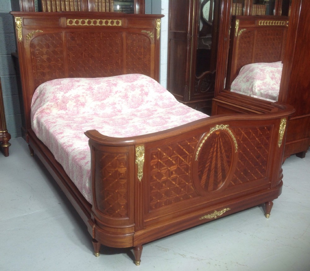 FRENCH MARQUETRY KINGSIZE CORBEILLE BED View XII