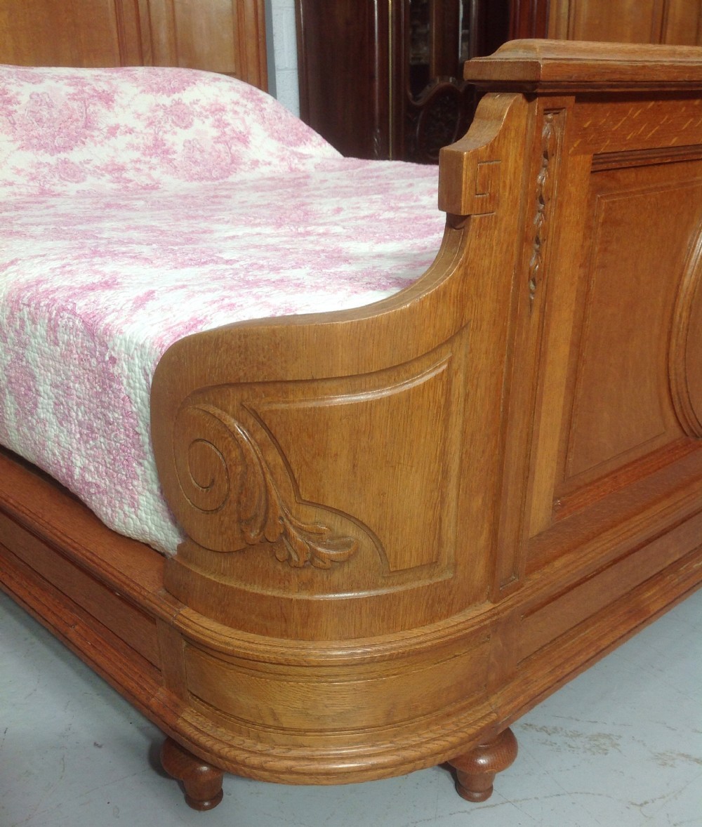 CARVED OAK FRENCH KINGSIZE BED View II