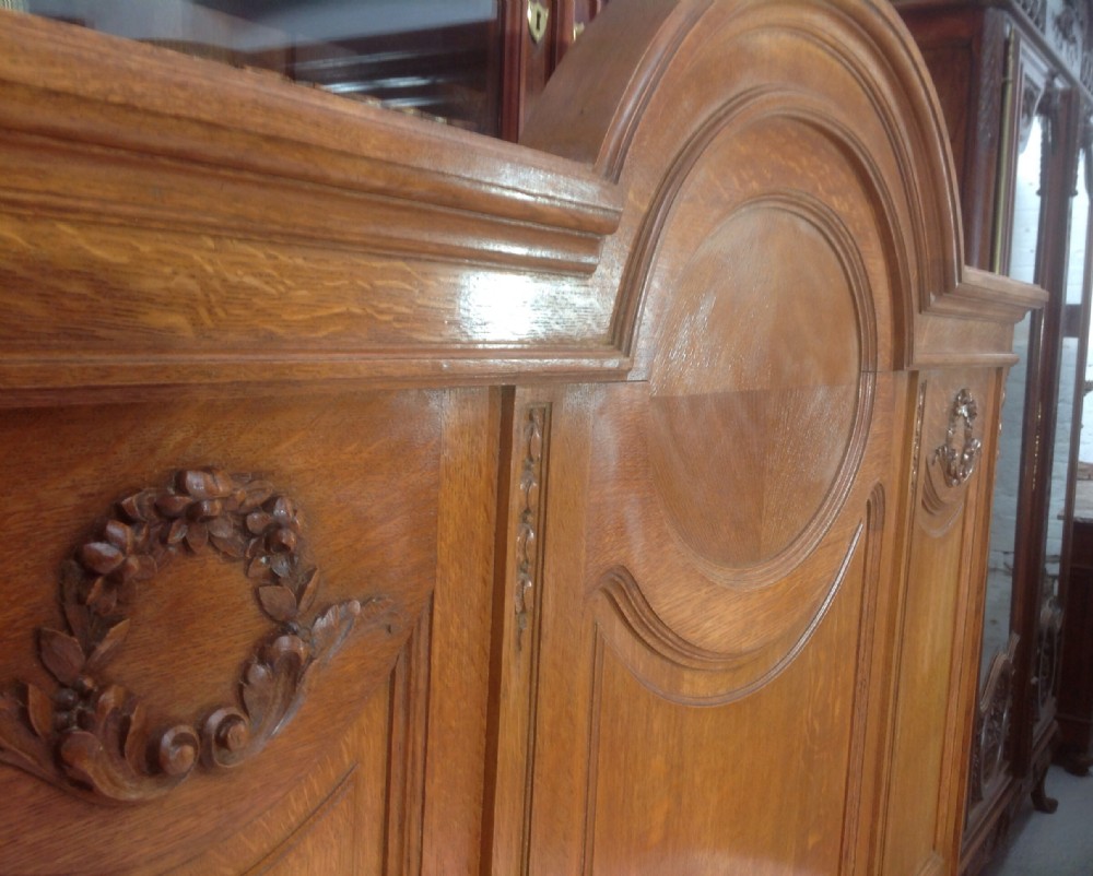 CARVED OAK FRENCH KINGSIZE BED View IV