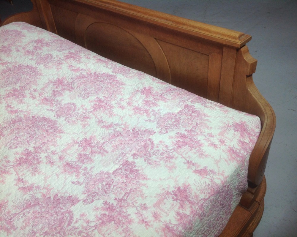 CARVED OAK FRENCH KINGSIZE BED View VI