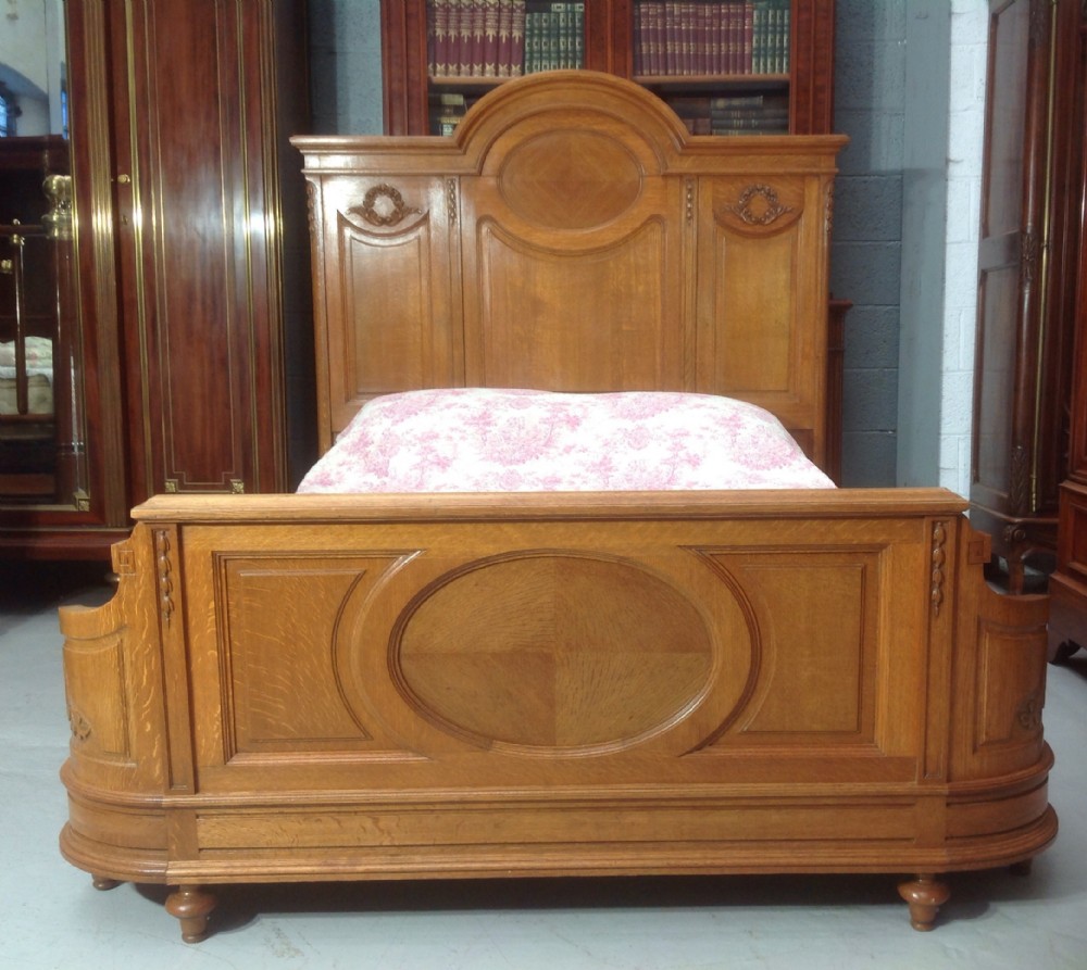 CARVED OAK FRENCH KINGSIZE BED View VII