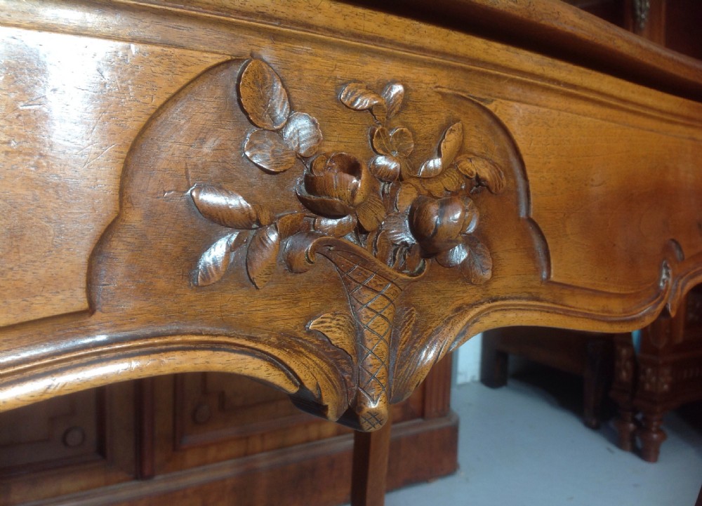 WALNUT FRENCH DRESSING TABLE View II