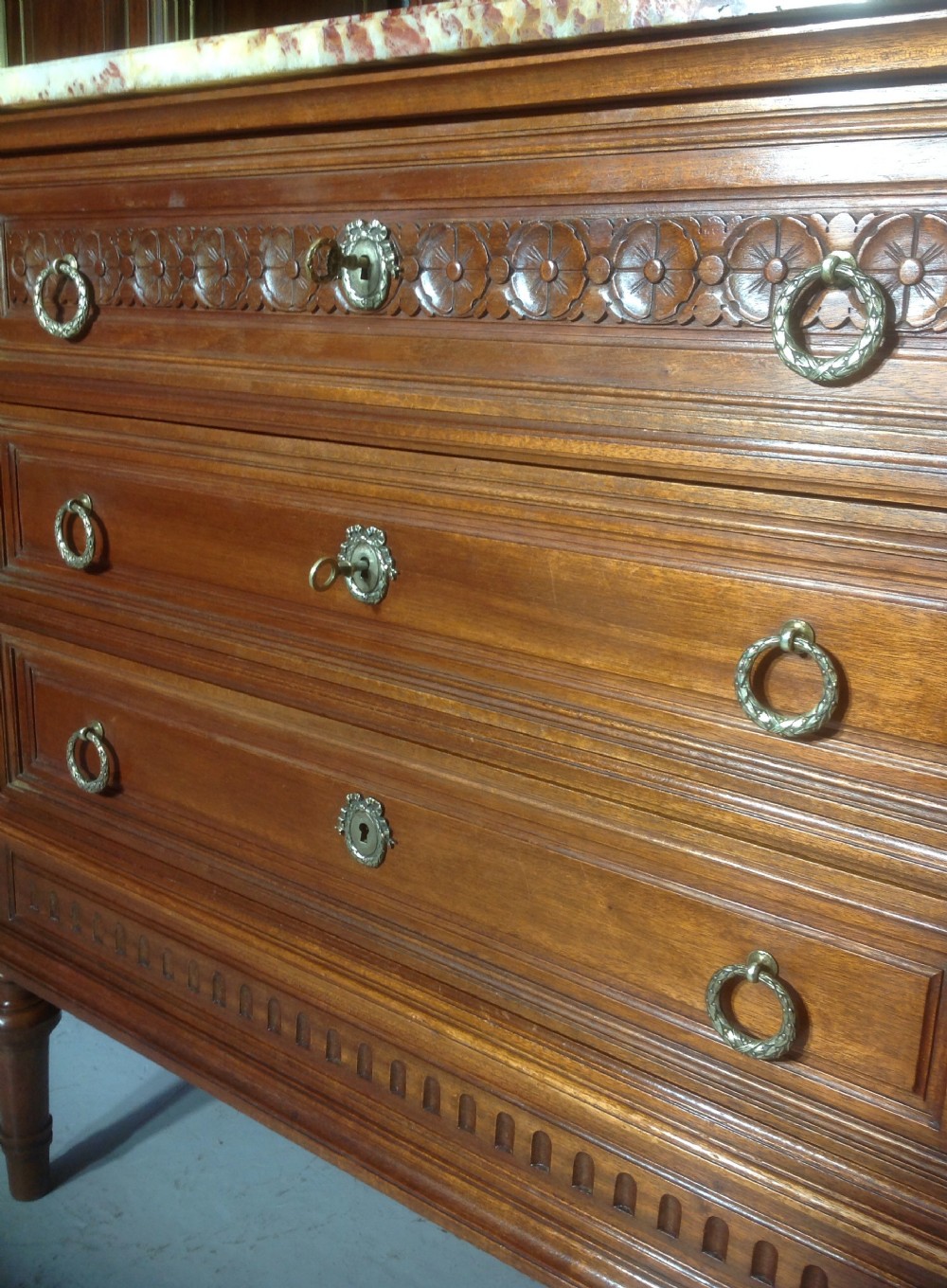 CARVED WANUT FRENCH COMMODE View VI