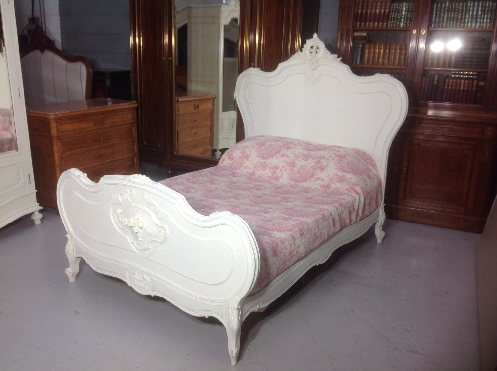 PAINTED FRENCH BED