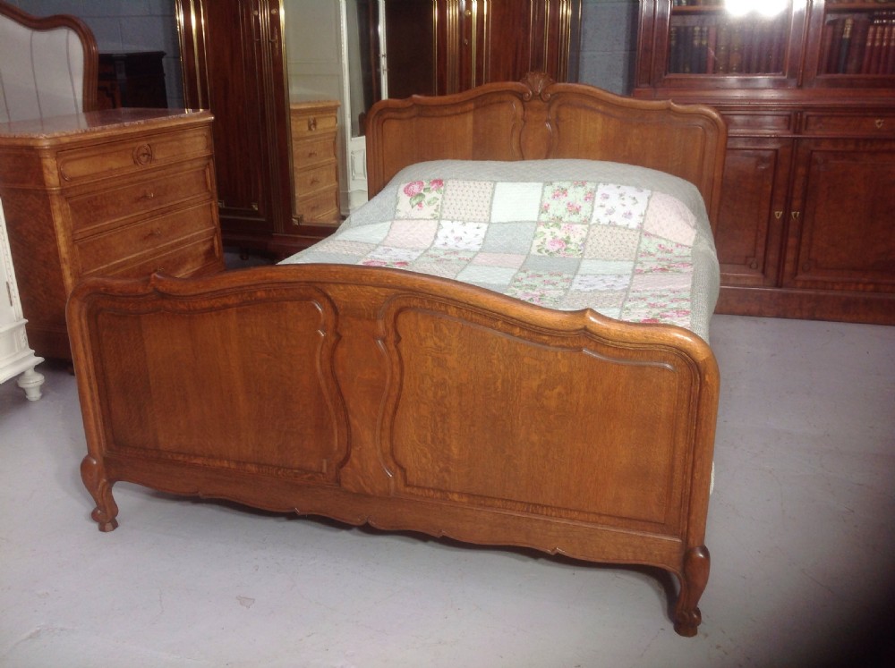 KINGSIZE OAK FRENCH BED