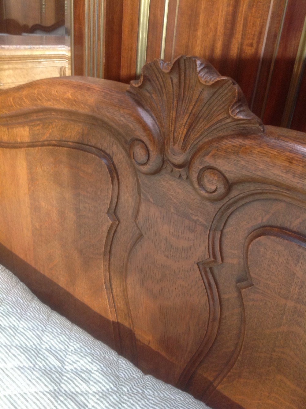 KINGSIZE OAK FRENCH BED View IV