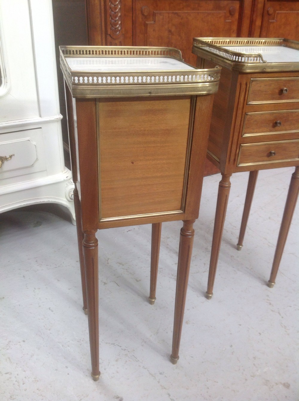 PAIR OF BRASS AND MAHOGANY BEDSIDE CABINETS View III