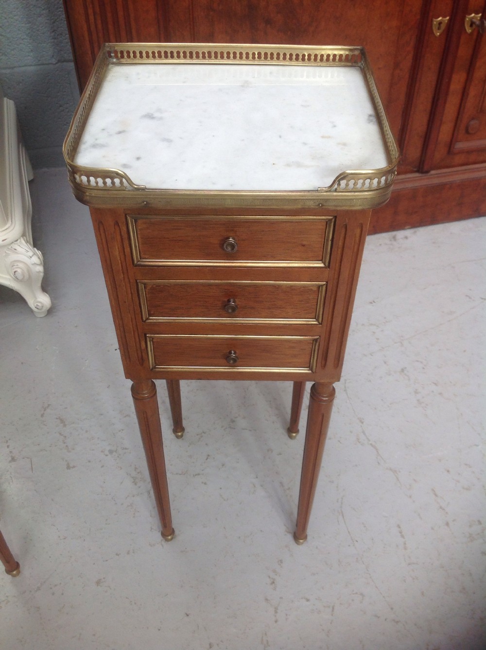 PAIR OF BRASS AND MAHOGANY BEDSIDE CABINETS View IV