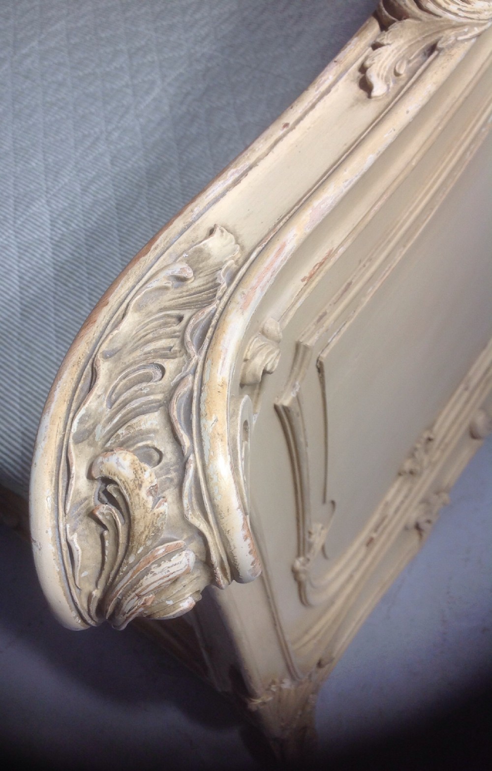 STUNNING FRENCH CARVED SUPER KING SIZE IN ORIGINAL PAINT. View IV