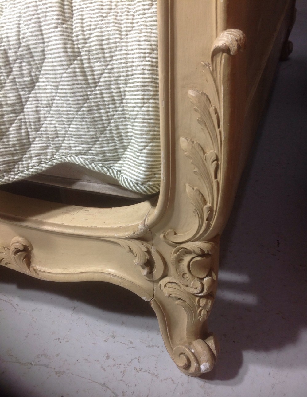STUNNING FRENCH CARVED SUPER KING SIZE IN ORIGINAL PAINT. View XIII