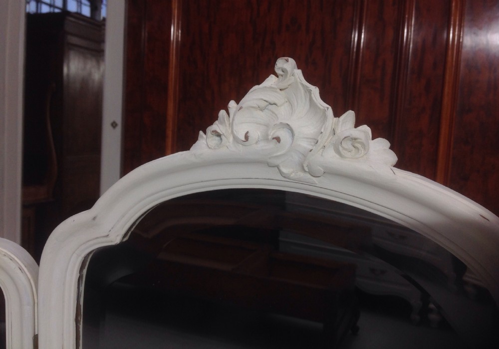 PAINTED FRENCH WALNUT DRESSING TABLE View V