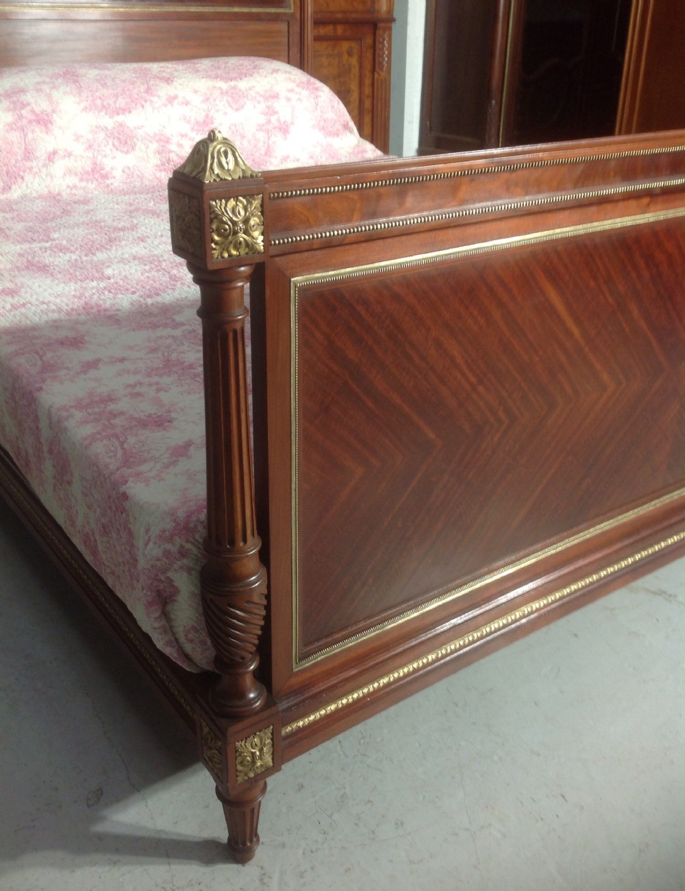 STUNNING QUALITY FRENCH KINGSIZE BED View II