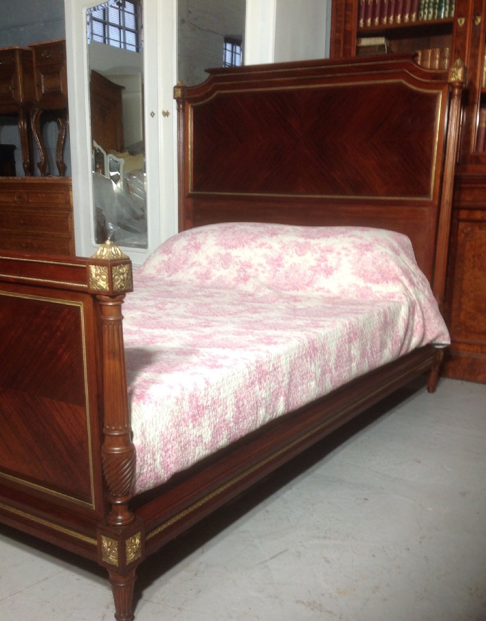 STUNNING QUALITY FRENCH KINGSIZE BED View VI