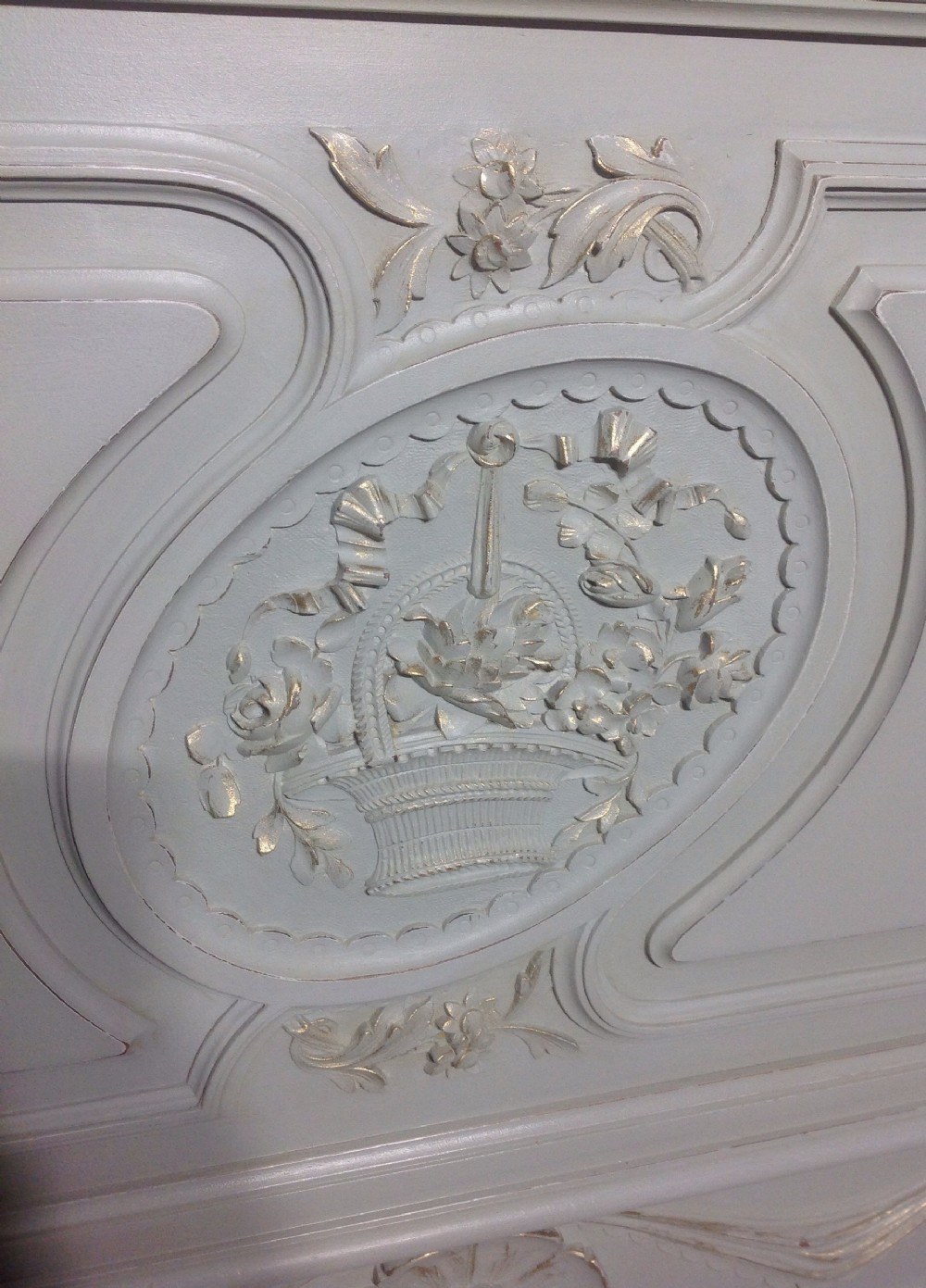 STUNNING FRENCH PAINTED KINGSIZE BED View II