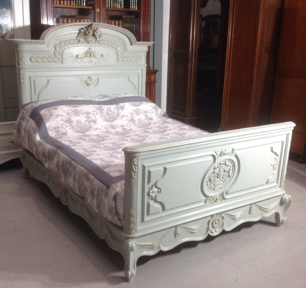 STUNNING FRENCH PAINTED KINGSIZE BED View XI