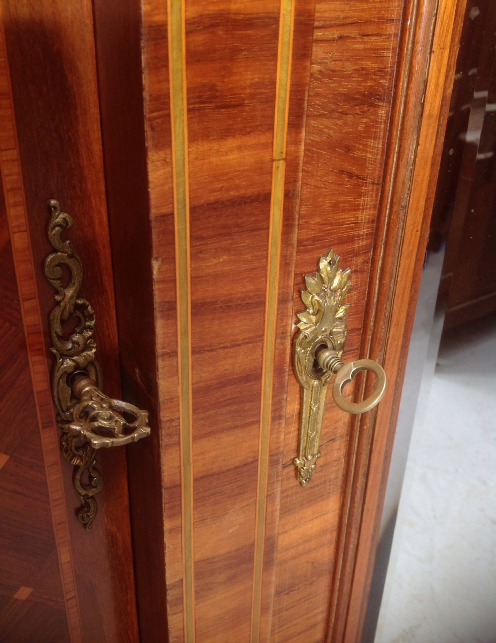 STUNNING FRENCH MARQUETRY ARMOIRE View VII