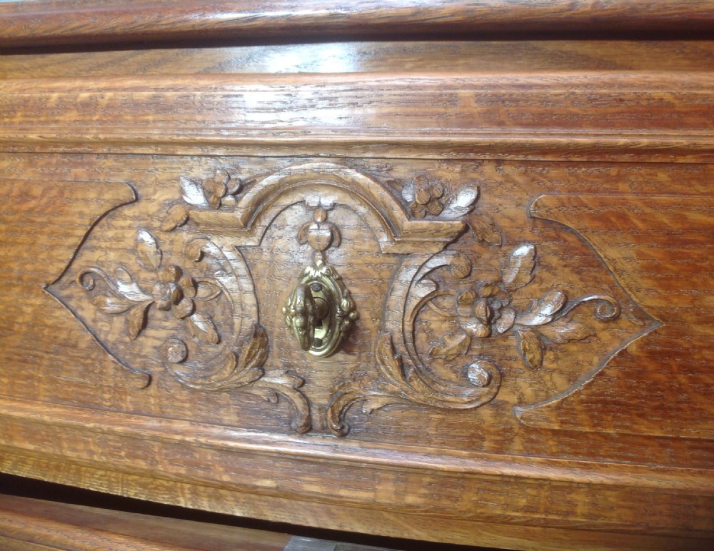 LARGE CARVED OAK FRENCH CHEST View VIII
