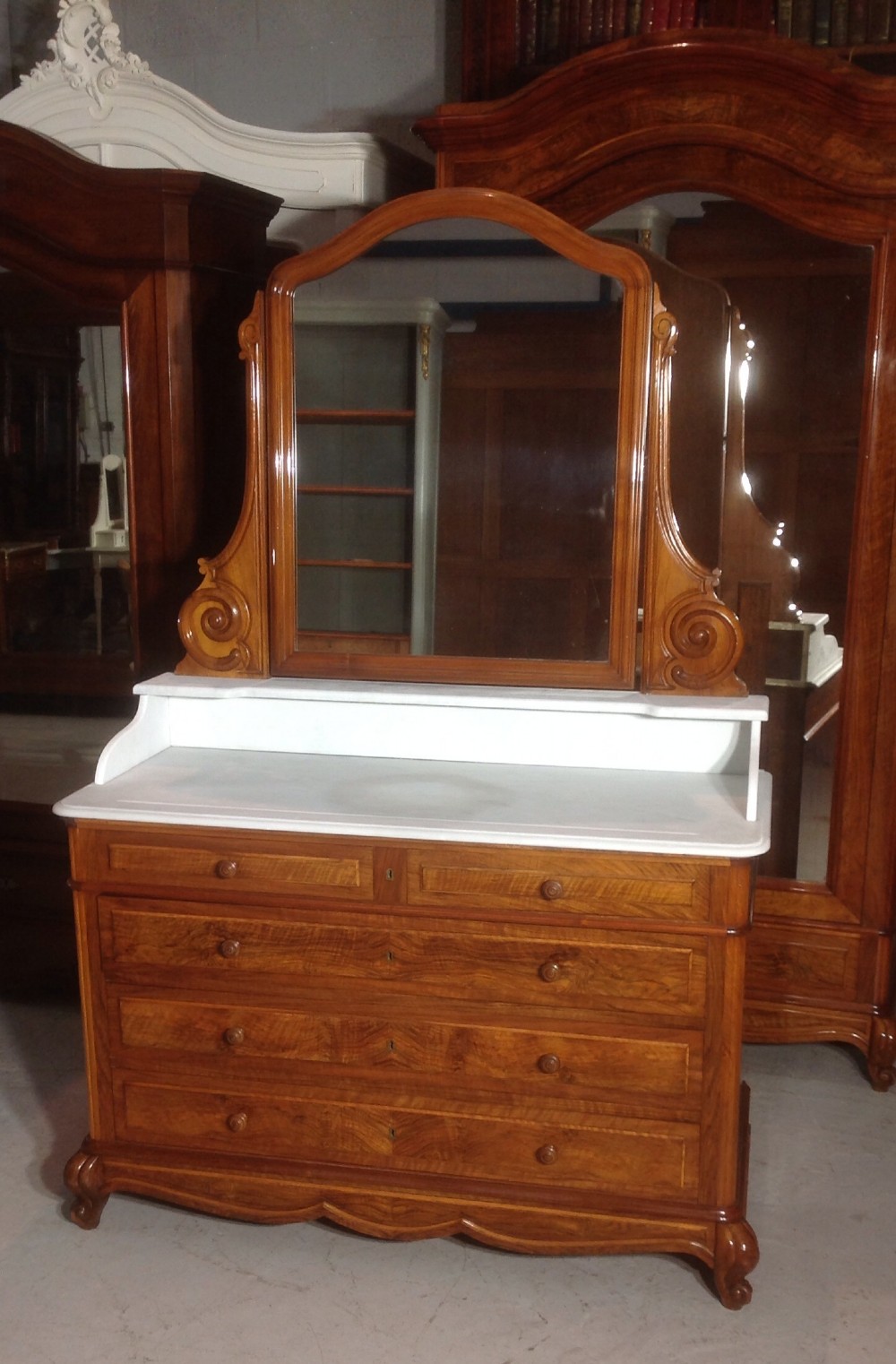 FRENCH WALNUT WASHSTAND  View VIII