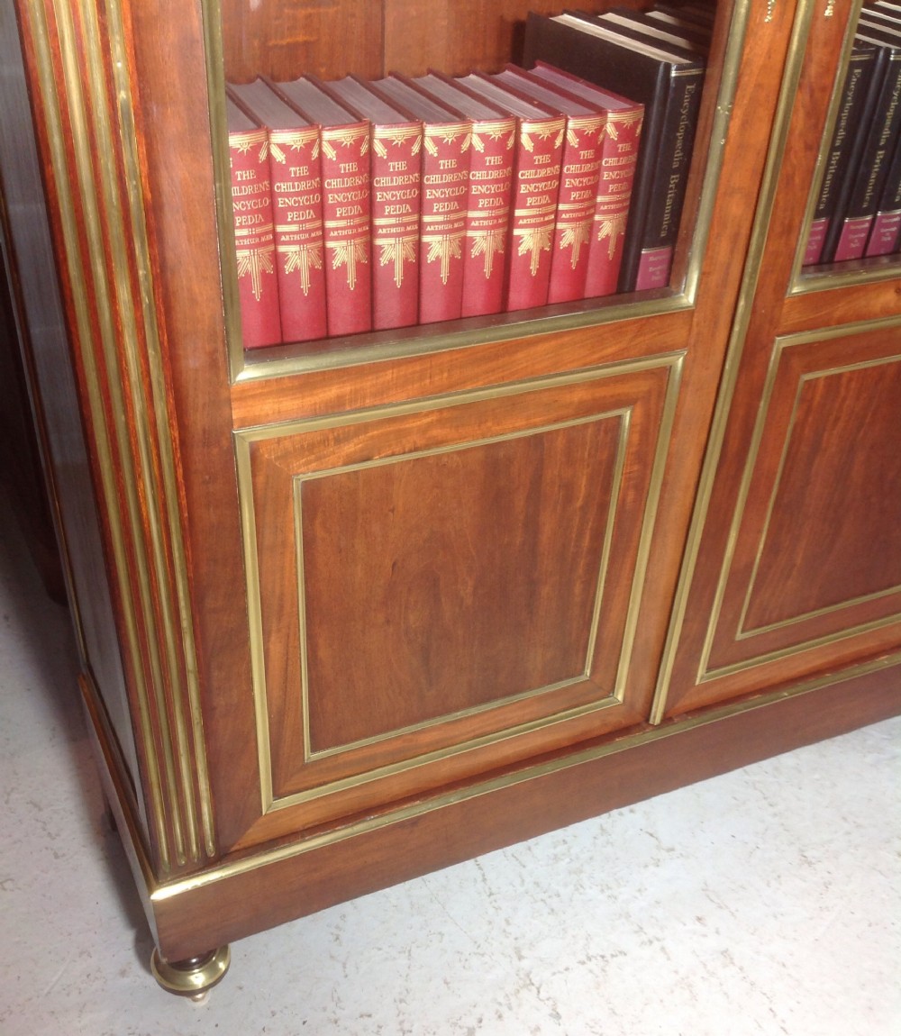 INLAID BRASS AND MAHOGANY FRENCH BOOKCASE View III