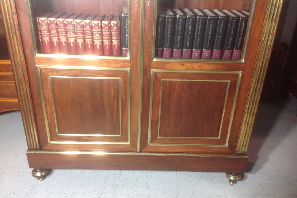 INLAID BRASS AND MAHOGANY FRENCH BOOKCASE View V
