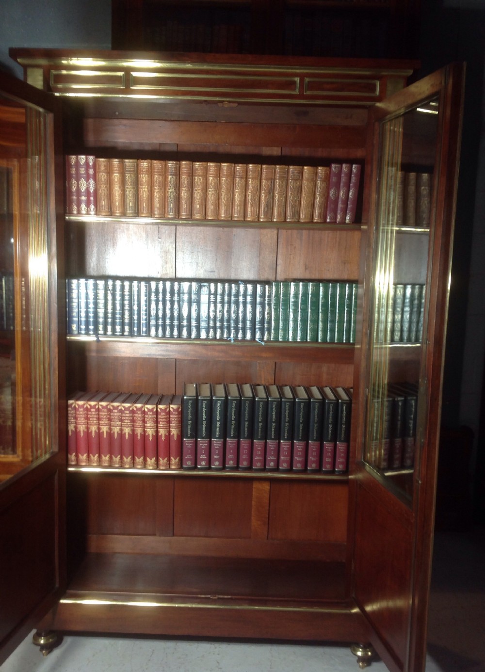 INLAID BRASS AND MAHOGANY FRENCH BOOKCASE View X