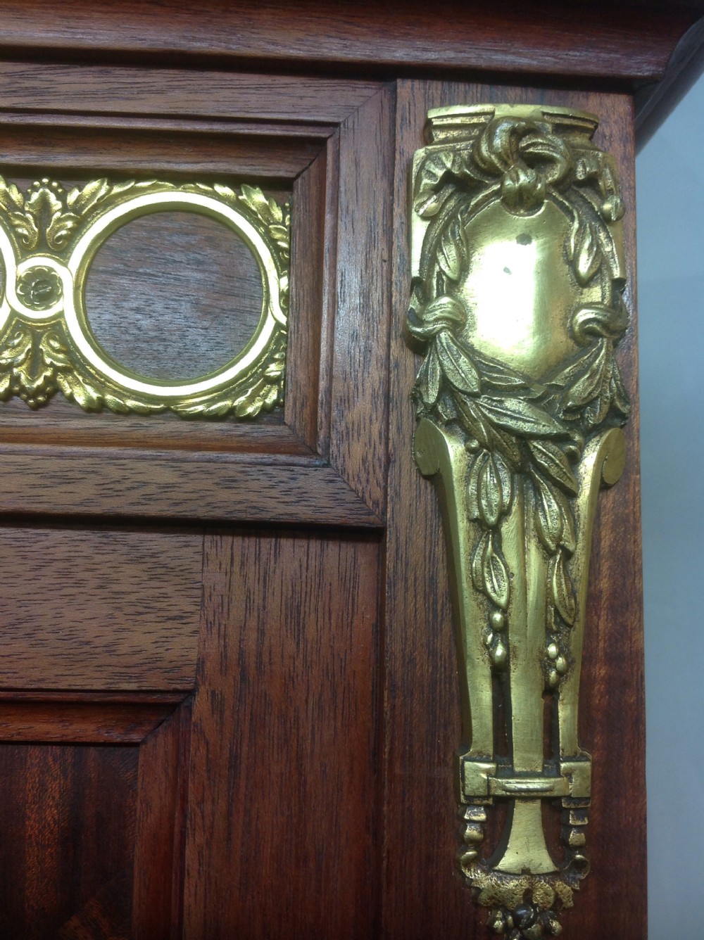 FRENCH MAHOGANY MARQUETRY WALL CABINET  View IV
