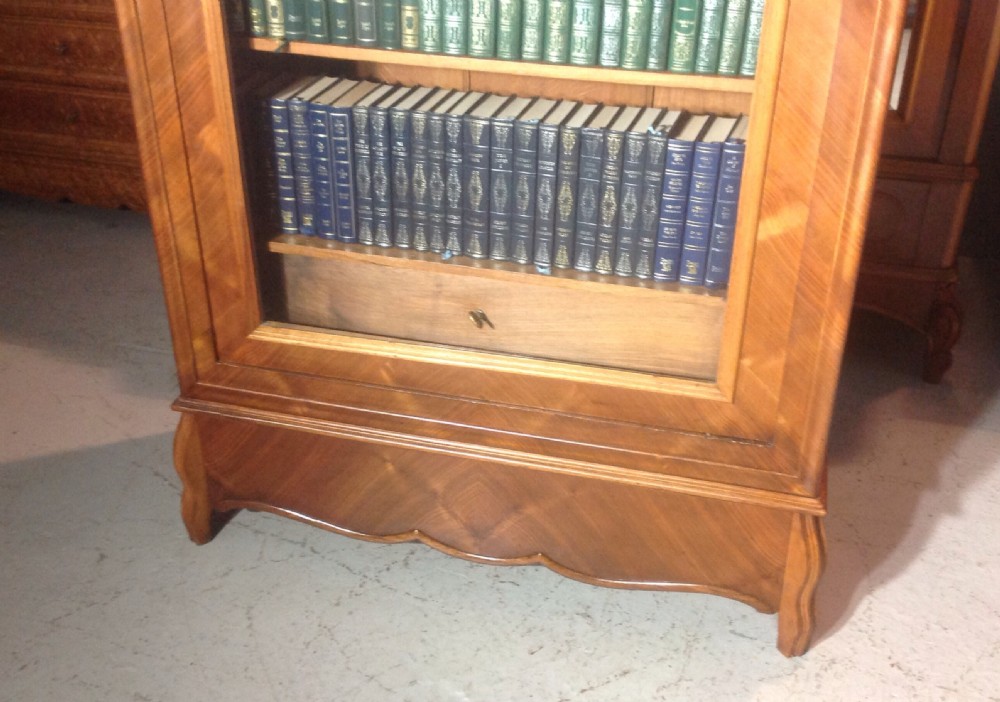 FRENCH WALNUT BOOKCASE View V
