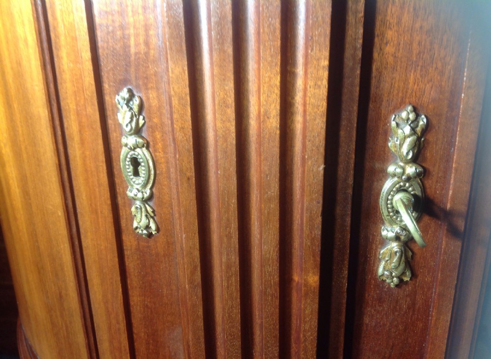 STUNNING FRENCH MAHOGANY ARMOIRE View VII