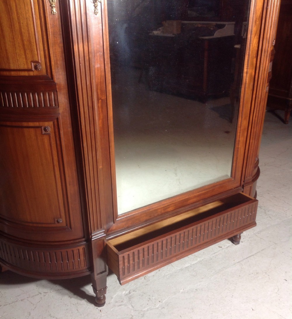 STUNNING FRENCH MAHOGANY ARMOIRE View X