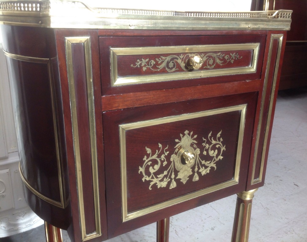PAIR OF FRENCH MAHOGANY BEDSIDE CABINETS BY PARIS MAKER View III