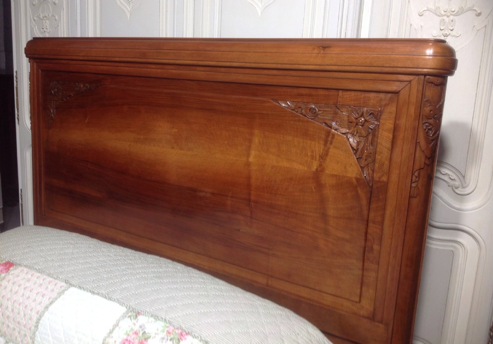 CARVED WALNUT ART DECO FRENCH BED. View VII