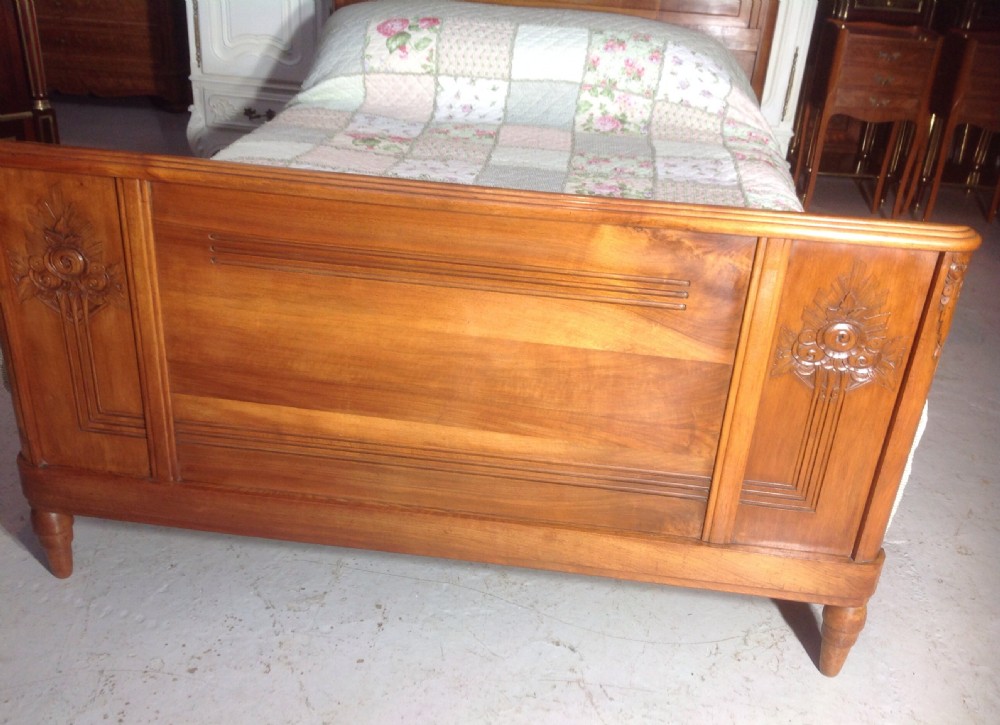 CARVED WALNUT ART DECO FRENCH BED. View VIII