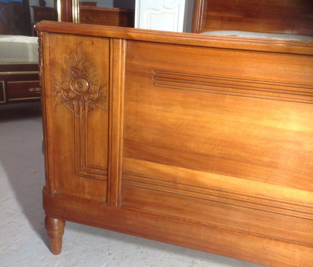 CARVED WALNUT ART DECO FRENCH BED. View IX