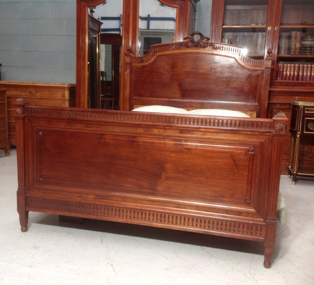 MAHOGANY KINGSIZE FRENCH BED View II
