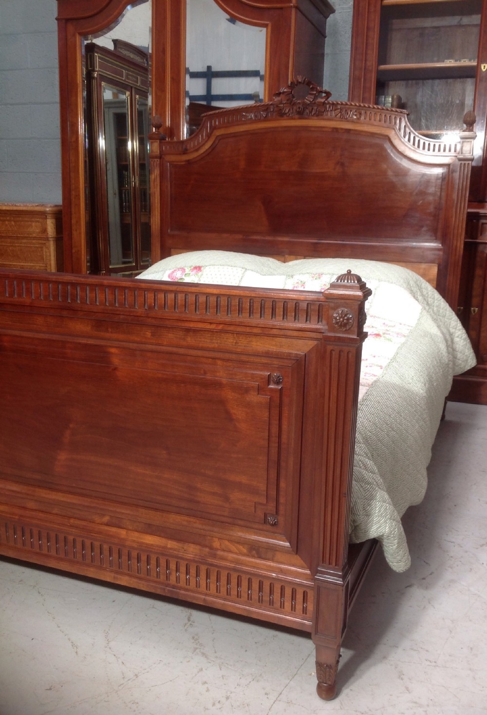 MAHOGANY KINGSIZE FRENCH BED View III