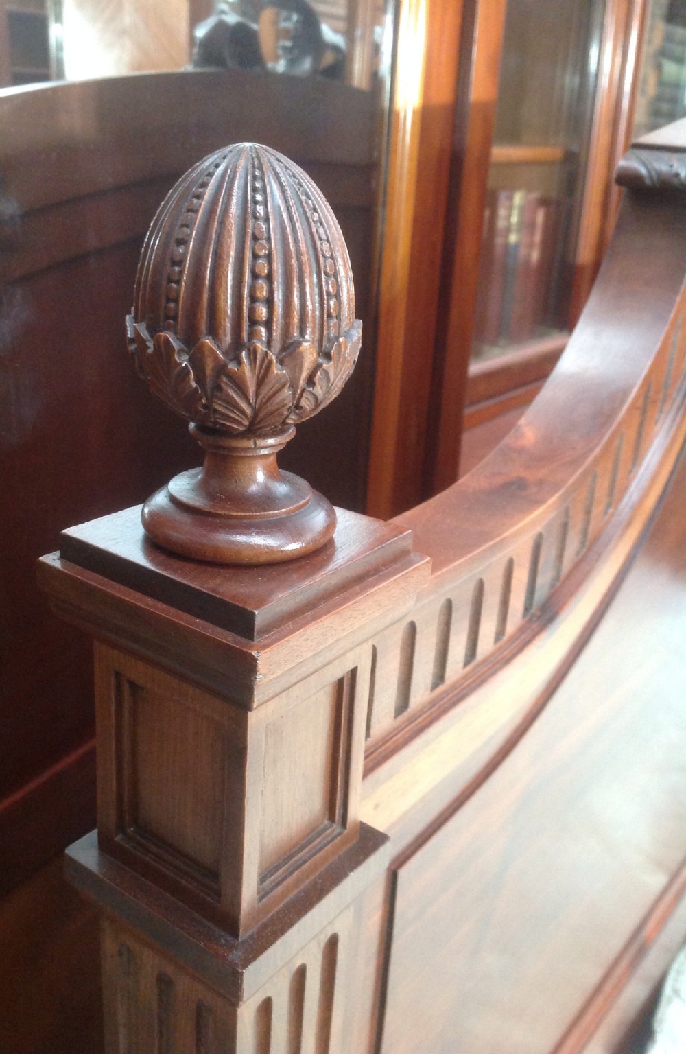 MAHOGANY KINGSIZE FRENCH BED View VI