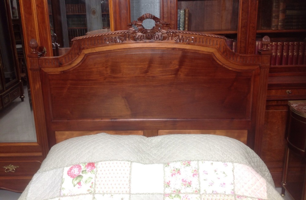 MAHOGANY KINGSIZE FRENCH BED View IX