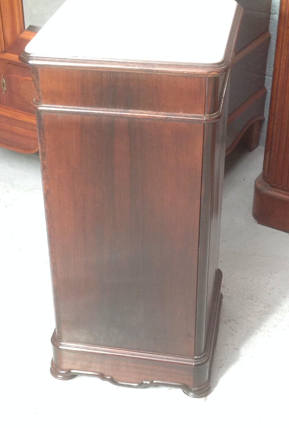 FRENCH ROSEWOOD CABINET View VII