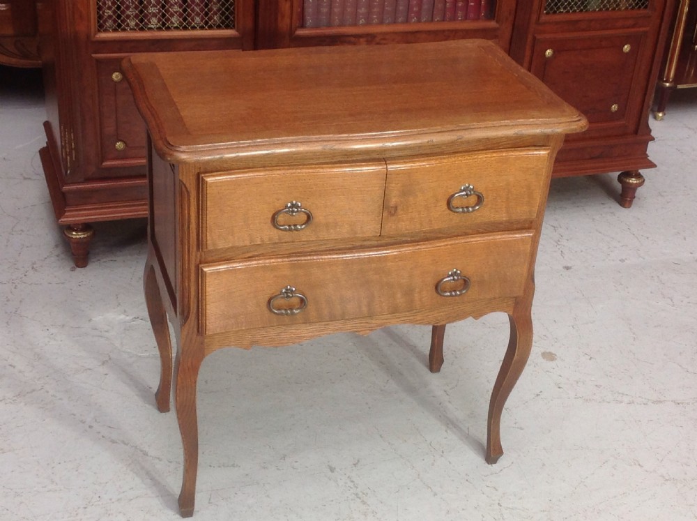 FRENCH OAK CHEST OF DRAWERS