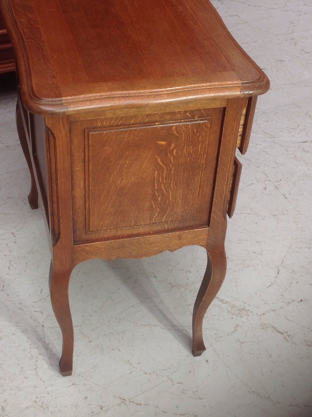 FRENCH OAK CHEST OF DRAWERS View IV