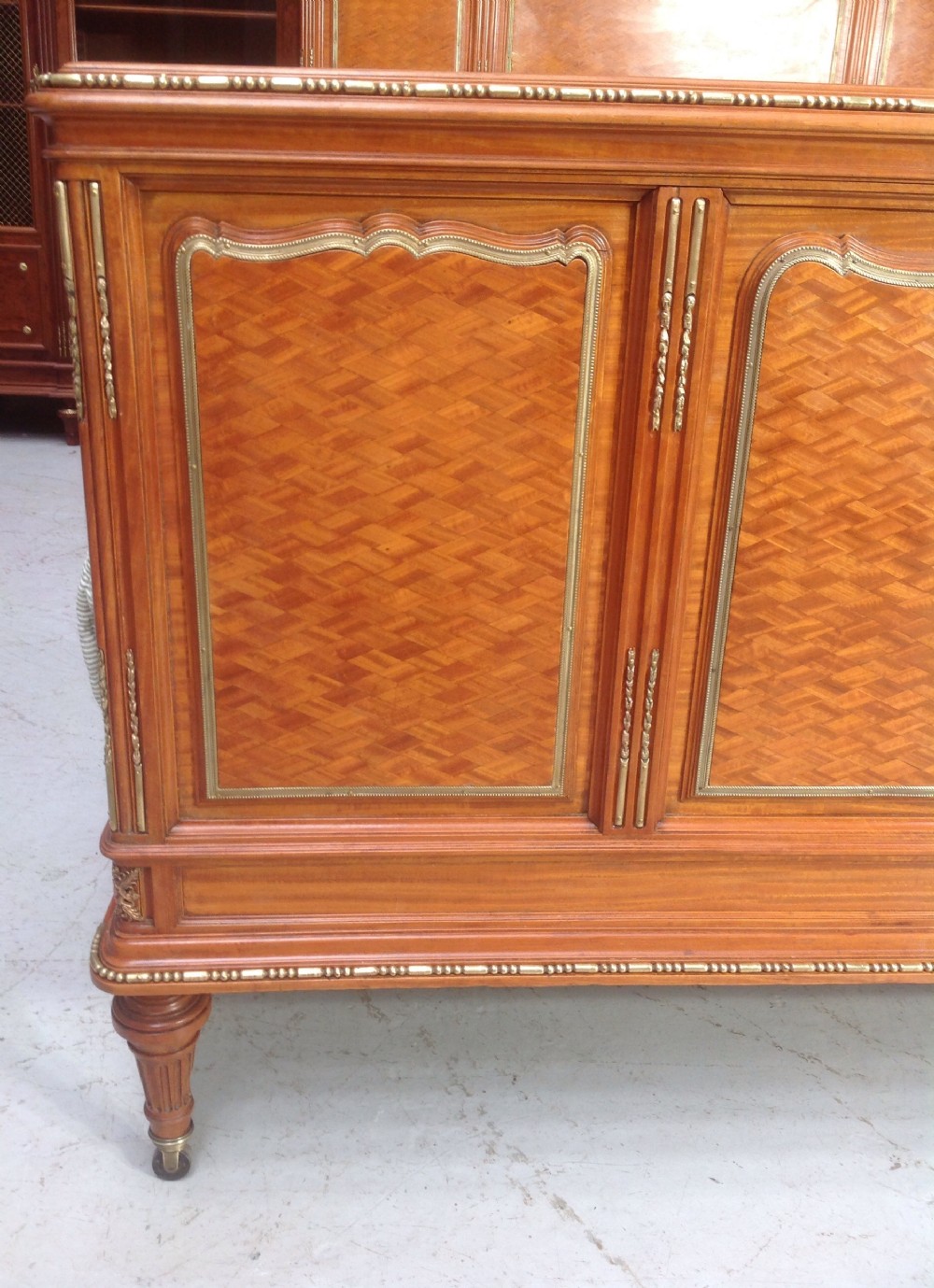 KINGSIZE FRENCH SATINWOOD BED View IV