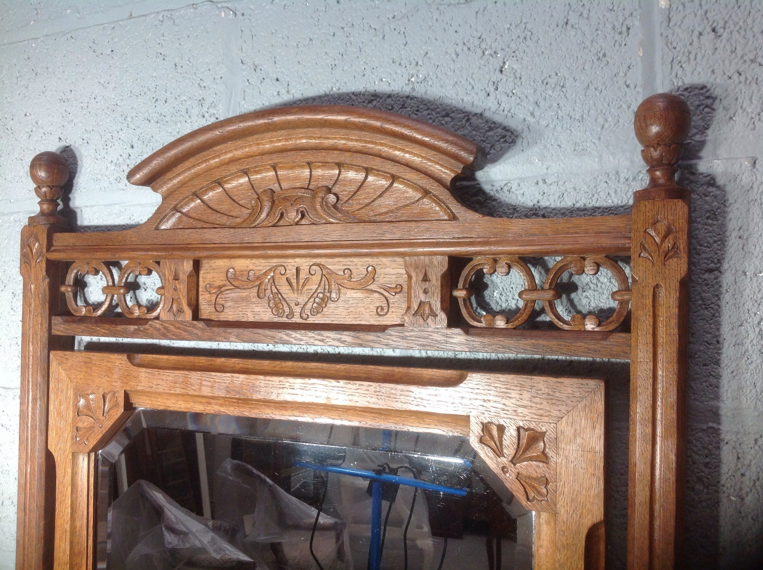FRENCH OAK ARTS AND CRAFTS DRESSING TABLE View VIII