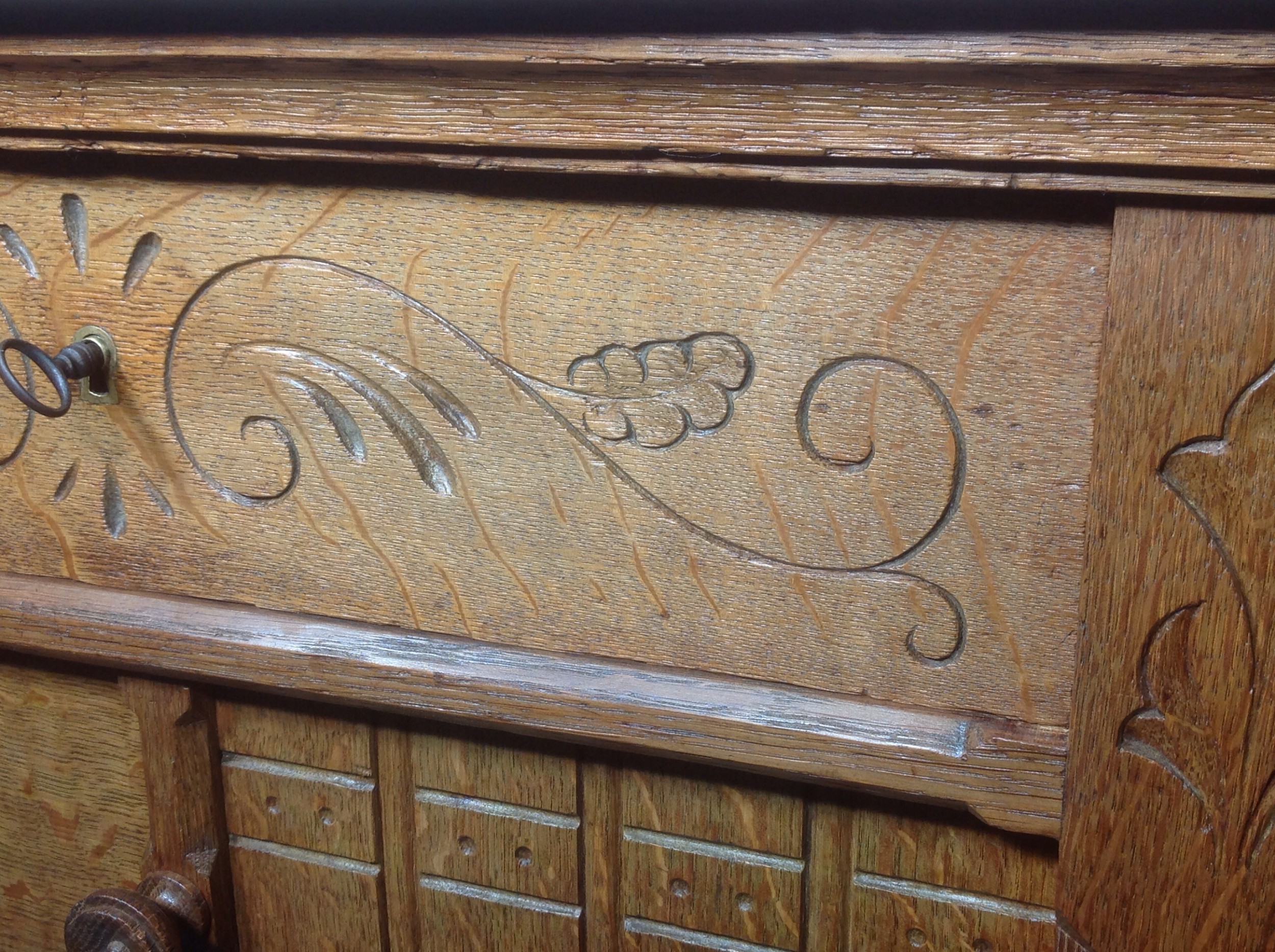 FRENCH OAK ARTS AND CRAFTS DRESSING TABLE View XVI